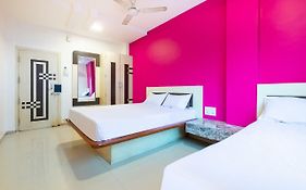 Spot On 42793 Hotel Gurukrupa